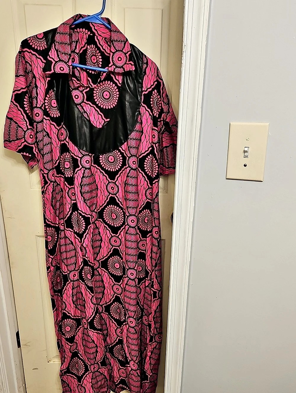 African Print Kaftan Dress in Pink & Black Like New